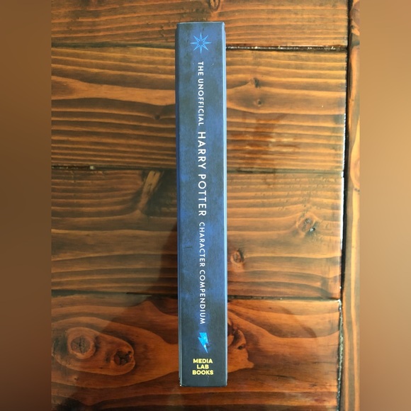 LIKE NEW Harry Potter character compendium book - Picture 3 of 4
